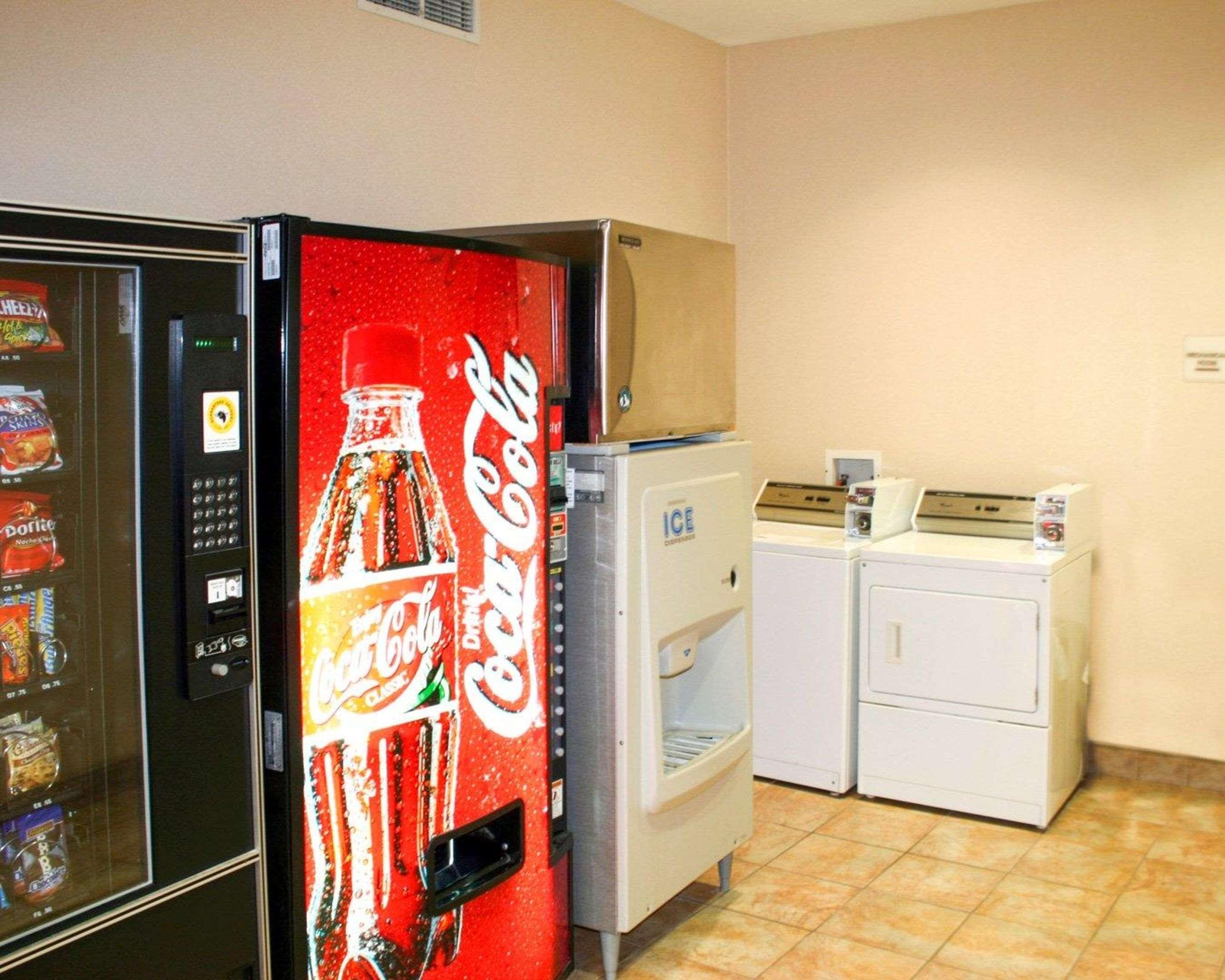Quality Inn & Suites Bethany Extérieur photo