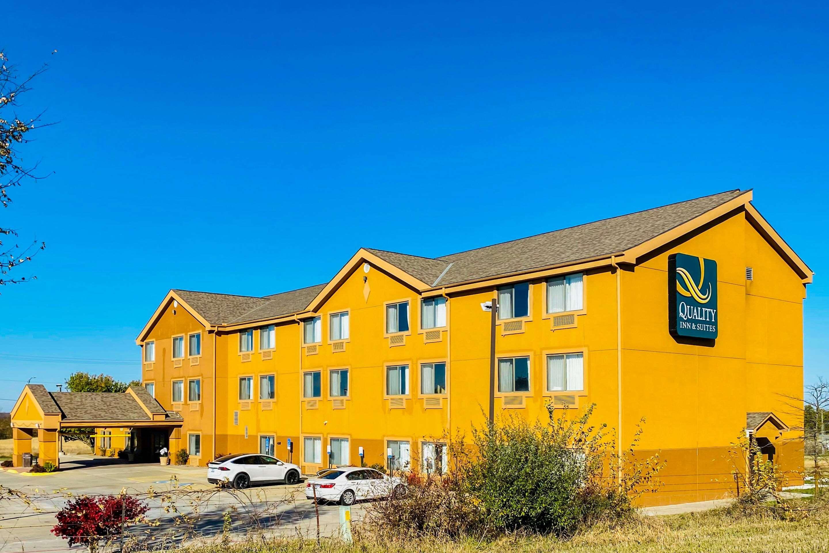 Quality Inn & Suites Bethany Extérieur photo