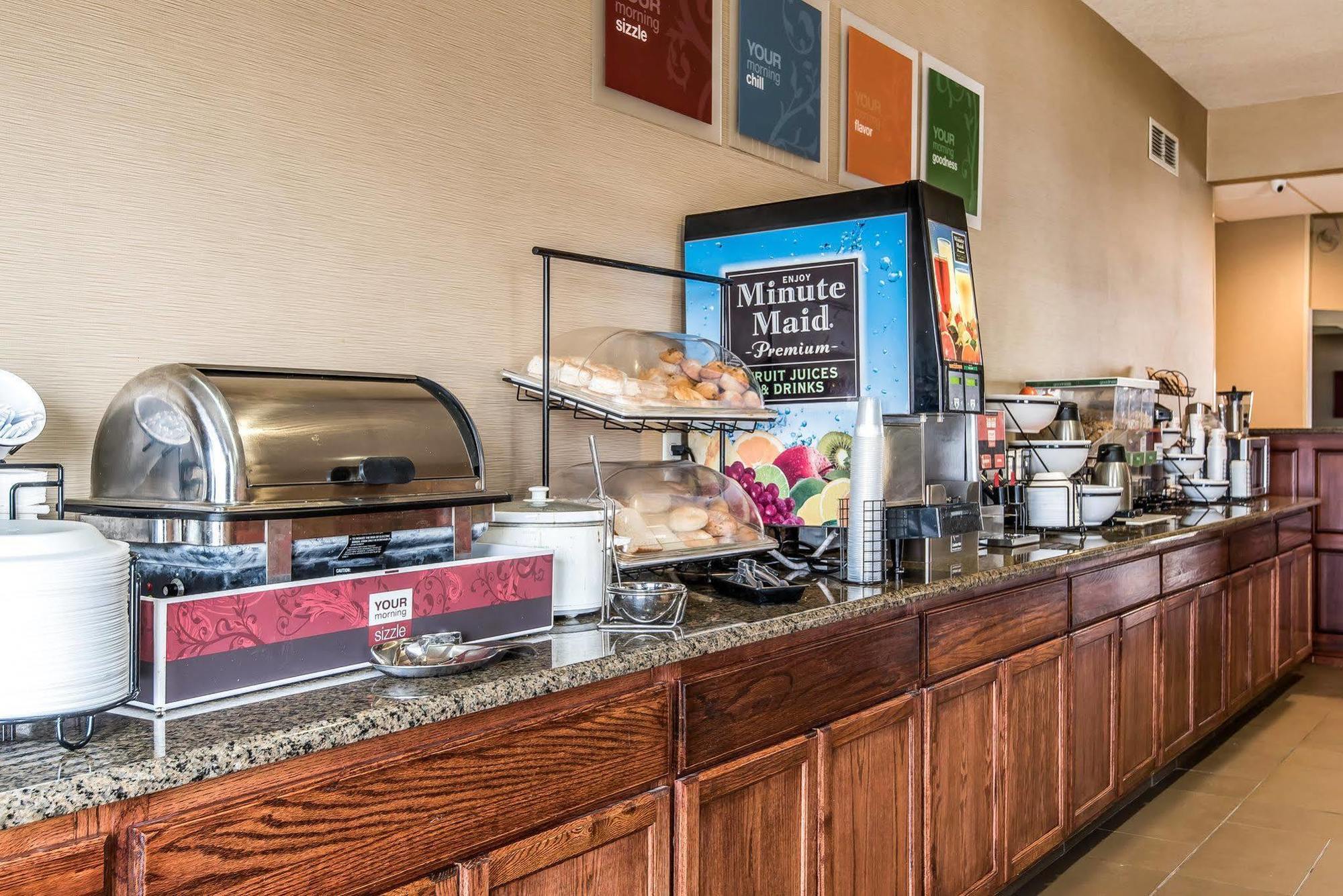 Quality Inn & Suites Bethany Extérieur photo
